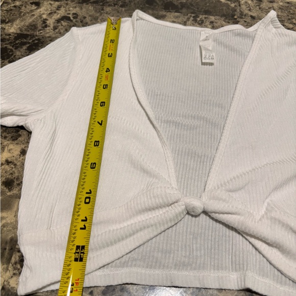 ALO Yoga White Knot-Front Ribbed Short Sleeve Crop Top - Picture 4 of 8